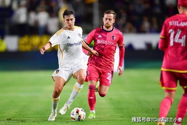 英超曼城3-0击败利物浦 继续高歌猛进